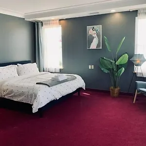  Hotel Old 300 Inviting Studio #402 With Ac